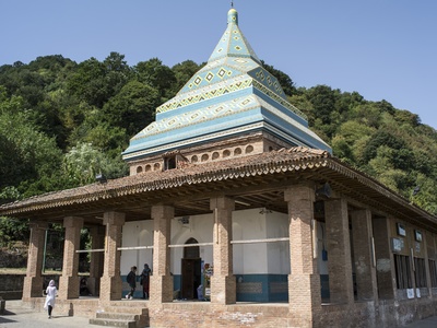Sheikh-Zahed tomb, Lahijan