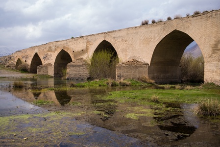 Lajvar Bridge, Arak