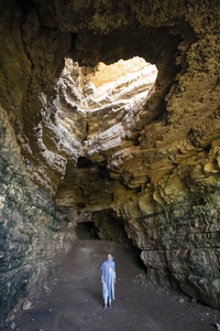 Hutu cave